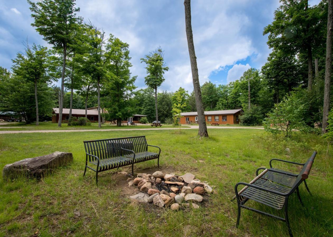 Madawaska Lodge-Cottage Dış mekan fotoğraf