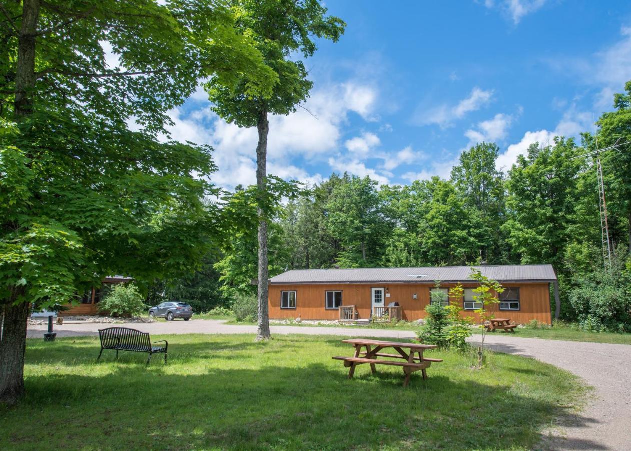 Madawaska Lodge-Cottage Dış mekan fotoğraf