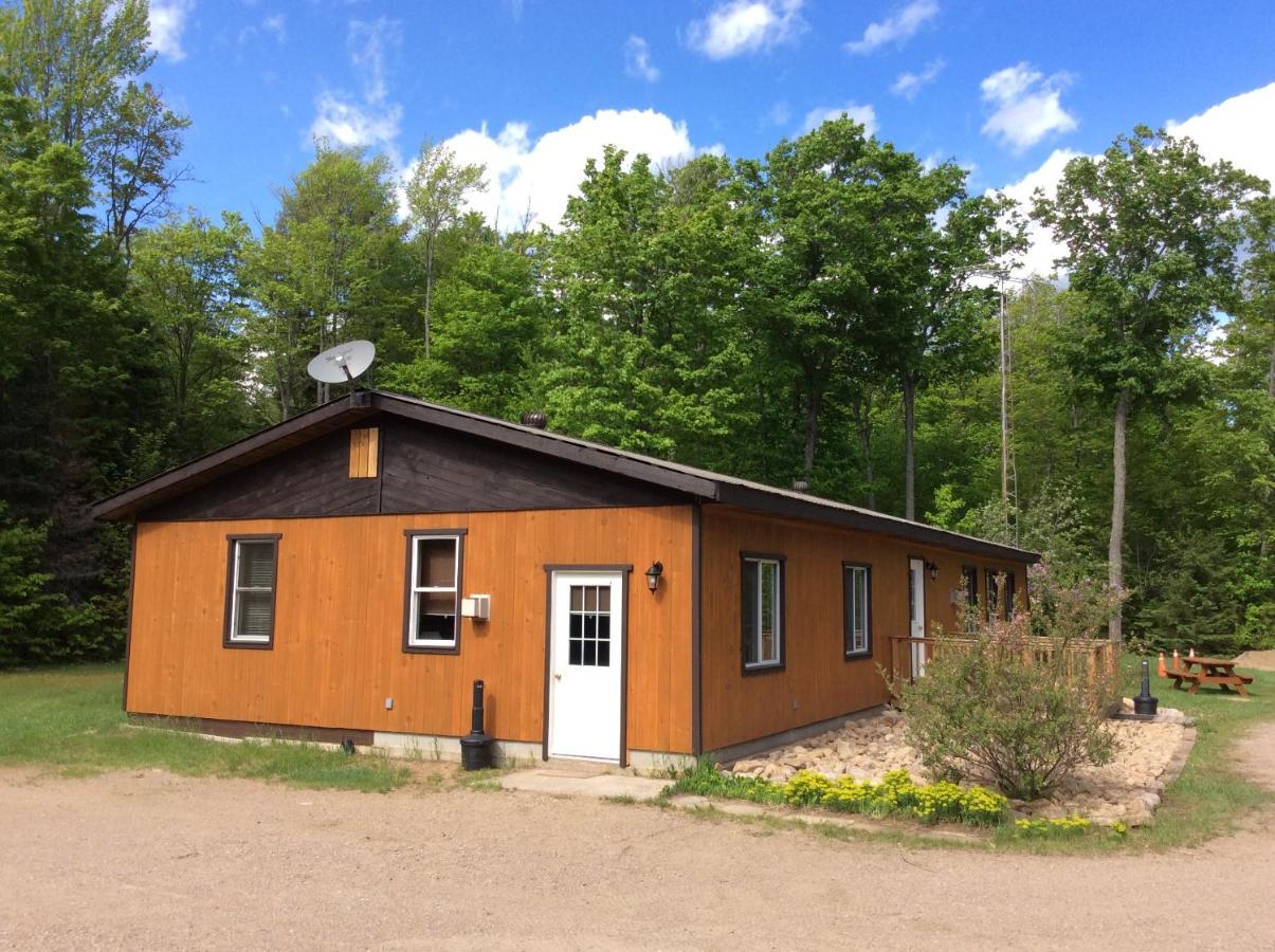 Madawaska Lodge-Cottage Dış mekan fotoğraf